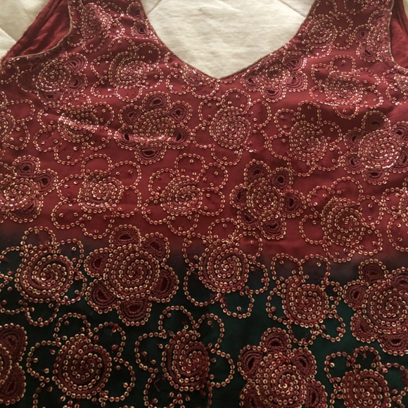 Beautiful Indian Pakistani suit - Picture 2 of 9